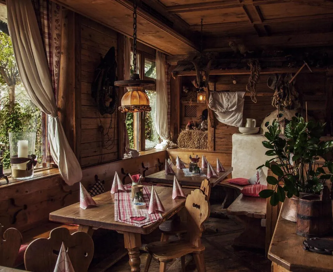 ***  Hotel Almwirt Haar  Germania